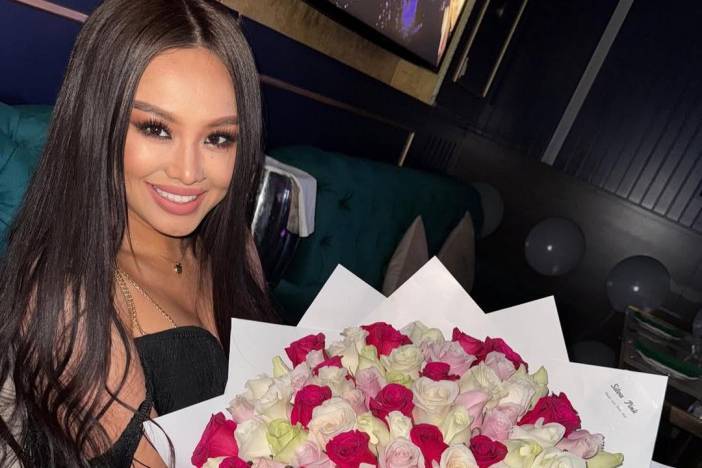 欧冠新星的妈妈引关注 年轻靓丽被误认为是其姐姐(图)
        
    欧冠新星的妈妈引关注 年轻靓丽被误认为是其姐姐(图)